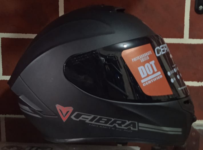 Casco Integral Fibra certificado DOT Colombia